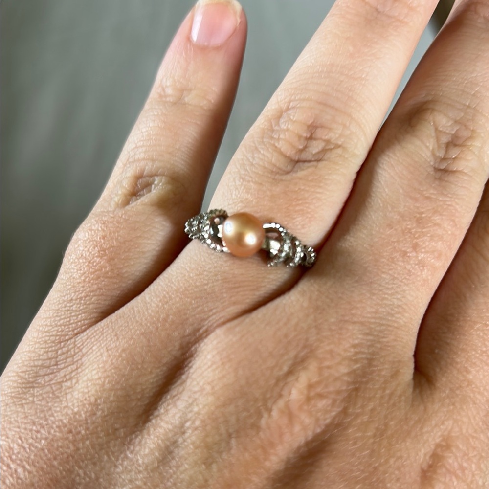 Elegant Silver and Pink Pearl Ring